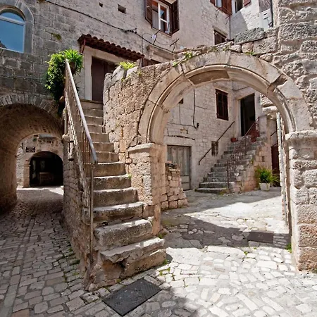 Apartment Mav Apt, New, Modern, Near Old Town, Free Parking Trogir