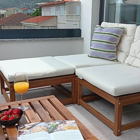 Mav Apt, New, Modern, Near Old Town, Free Parking Apartment Trogir