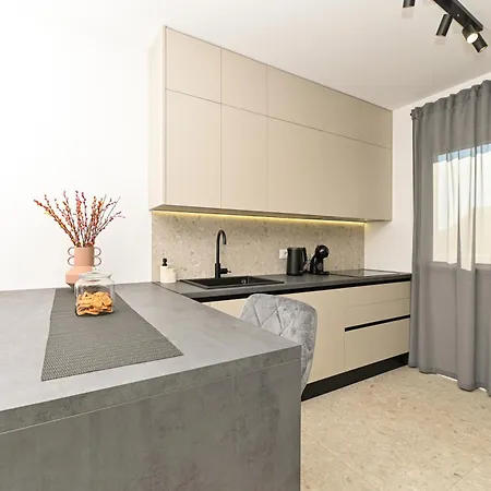 Mav Apt, New, Modern, Near Old Town, Free Parking * Trogir