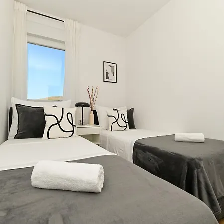 Apartment Mav Apt, New, Modern, Near Old Town, Free Parking