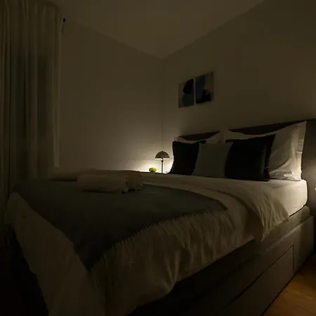 Mav Apt, New, Modern, Near Old Town, Free Parking *