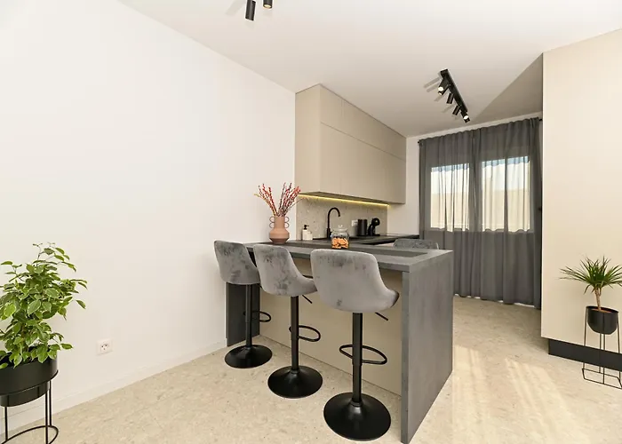Mav Apt, New, Modern, Near Old Town, Free Parking Daire Trogir