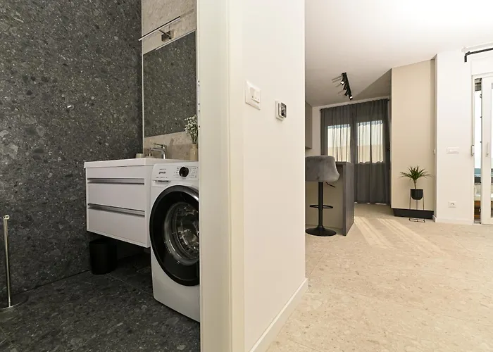 Daire Mav Apt, New, Modern, Near Old Town, Free Parking *