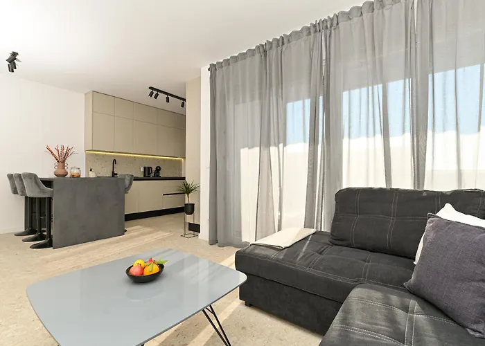 Daire Mav Apt, New, Modern, Near Old Town, Free Parking Trogir