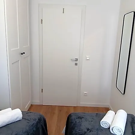 Mav Apt, New, Modern, Near Old Town, Free Parking Apartment