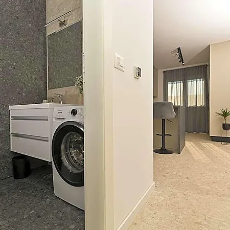 Mav Apt, New, Modern, Near Old Town, Free Parking Trogir