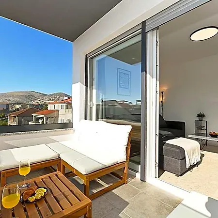 Mav Apt, New, Modern, Near Old Town, Free Parking * Trogir