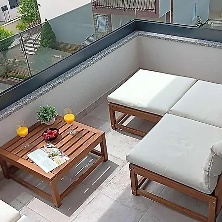 Apartment Mav Apt, New, Modern, Near Old Town, Free Parking