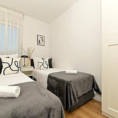 Apartment Mav Apt, New, Modern, Near Old Town, Free Parking