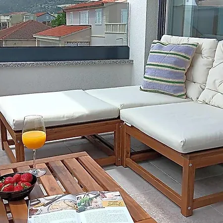 Mav Apt, New, Modern, Near Old Town, Free Parking Apartment *