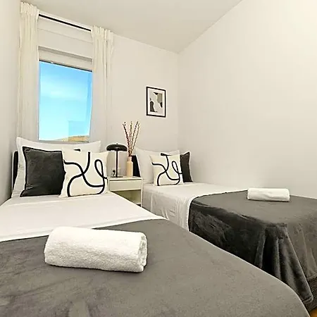 Apartment Mav Apt, New, Modern, Near Old Town, Free Parking