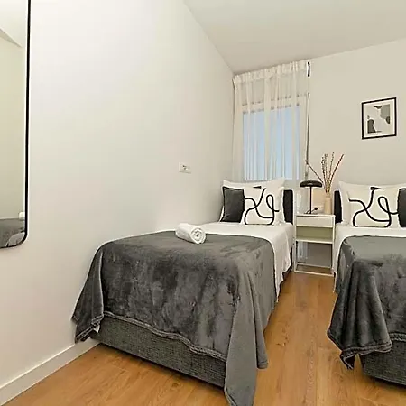 Mav Apt, New, Modern, Near Old Town, Free Parking