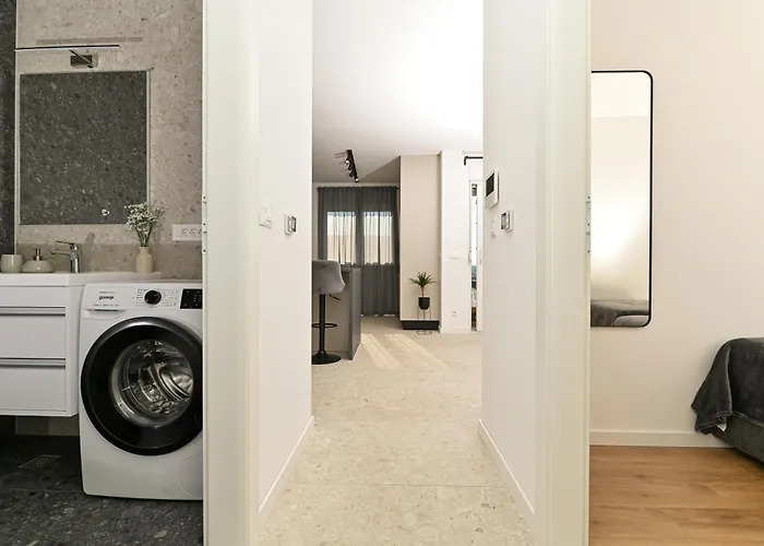 Mav Apt, New, Modern, Near Old Town, Free Parking Trogir