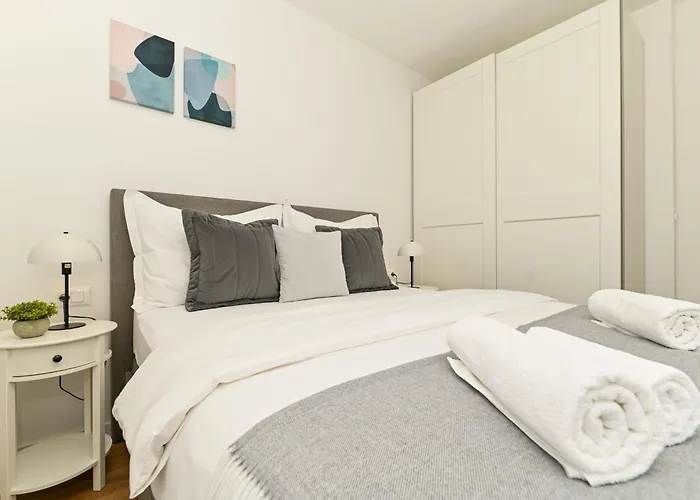 Mav Apt, New, Modern, Near Old Town, Free Parking