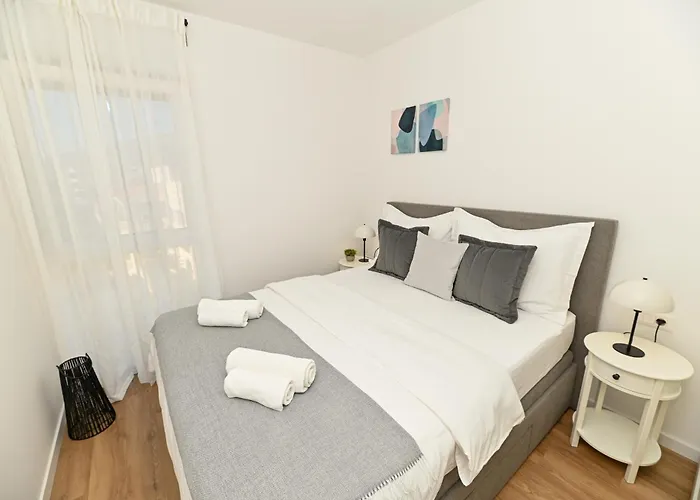 Mav Apt, New, Modern, Near Old Town, Free Parking Trogir
