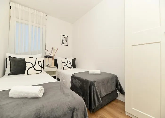 Mav Apt, New, Modern, Near Old Town, Free Parking Trogir