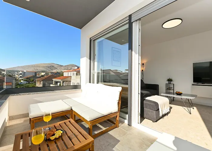 Mav Apt, New, Modern, Near Old Town, Free Parking Trogir